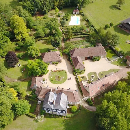 Avec Piscine Chauffee, Tennis Et Jardin Pres De Beaumont-sur-sarthe - Fr-1-410-214 بيت للعطل *