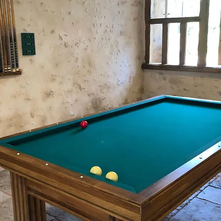 Holiday home Avec Piscine Chauffee, Tennis Et Jardin Pres De Beaumont-sur-sarthe - Fr-1-410-214 Maresche