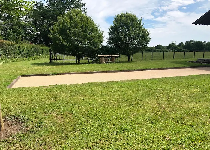 Avec Piscine Chauffee, Tennis Et Jardin Pres De Beaumont-sur-sarthe - Fr-1-410-214 Dom wakacyjny *