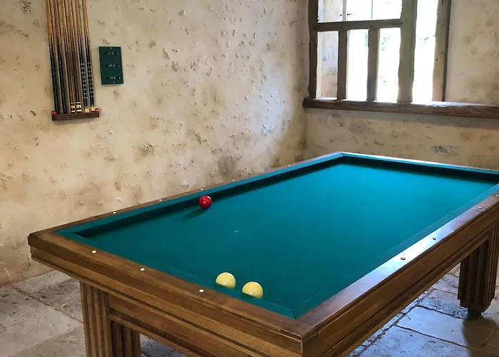 Dom wakacyjny Avec Piscine Chauffee, Tennis Et Jardin Pres De Beaumont-sur-sarthe - Fr-1-410-214 Maresché