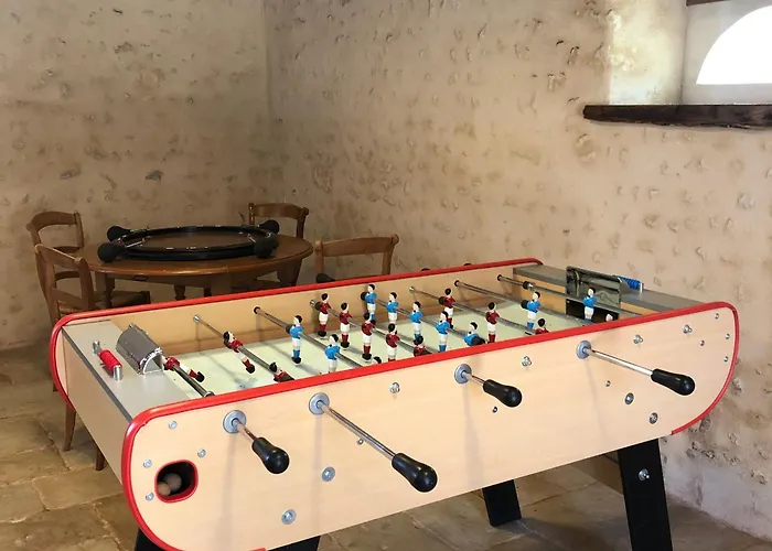 Avec Piscine Chauffee, Tennis Et Jardin Pres De Beaumont-sur-sarthe - Fr-1-410-214